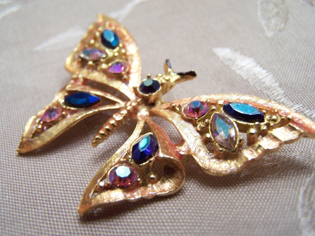 Vintage Multi Colored Rhinestone Butterfly Figural Pin Brooch Vintage Multi Colored Rhinestone Butterfly Figural Pin Brooch