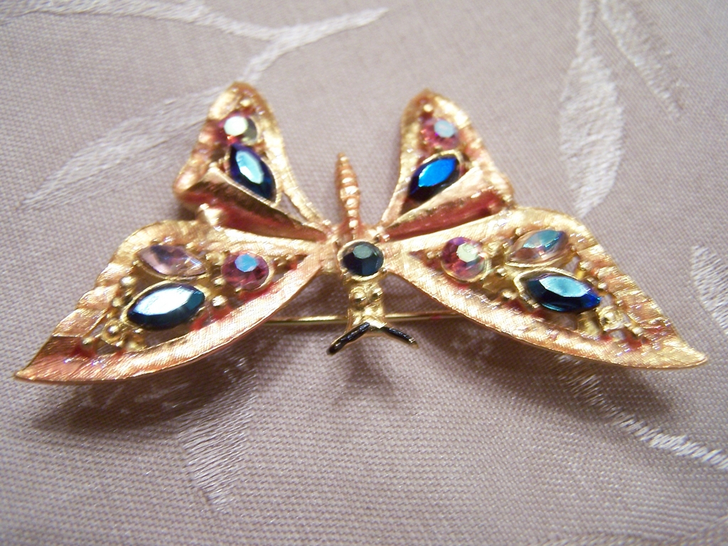 Vintage Multi Colored Rhinestone Butterfly Figural Pin Brooch Vintage Multi Colored Rhinestone Butterfly Figural Pin Brooch