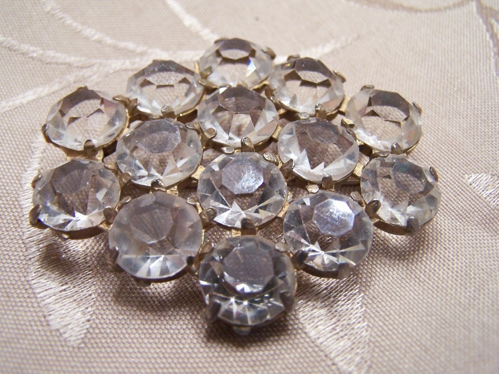 Gorgeous Vintage Clear Rhinestone Brooch Gorgeous Vintage Clear Rhinestone Brooch