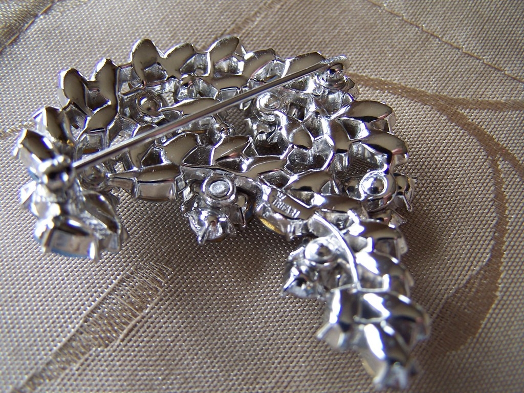 Signed Trifari Crown Set of Blue Rhinestone Earrings and Brooch Signed Trifari Crown Set of Blue Rhinestone Earrings and Brooch
