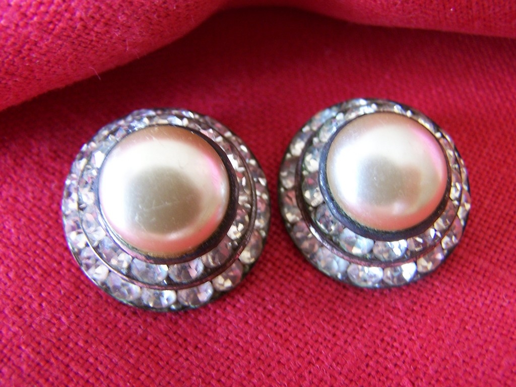 Vintage Double Row Rhinestone Clip Earrings Vintage Double Row Rhinestone Clip Earrings