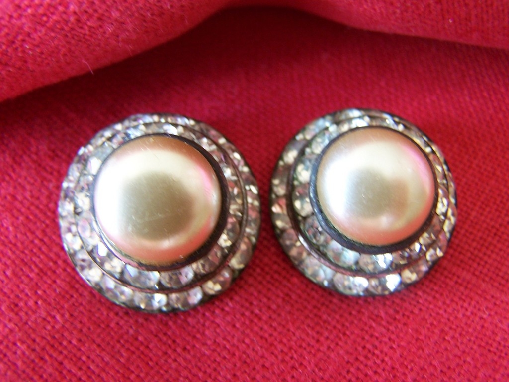 Vintage Double Row Rhinestone Clip Earrings Vintage Double Row Rhinestone Clip Earrings