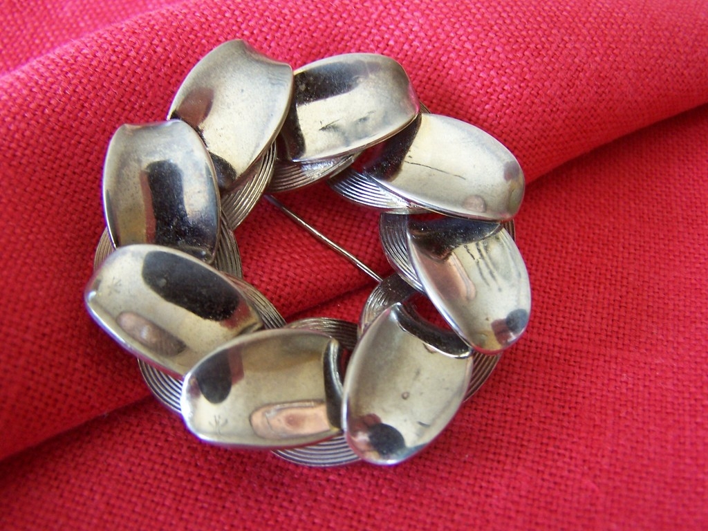 Vintage Layered Swirl Brooch Vintage Layered Swirl Brooch