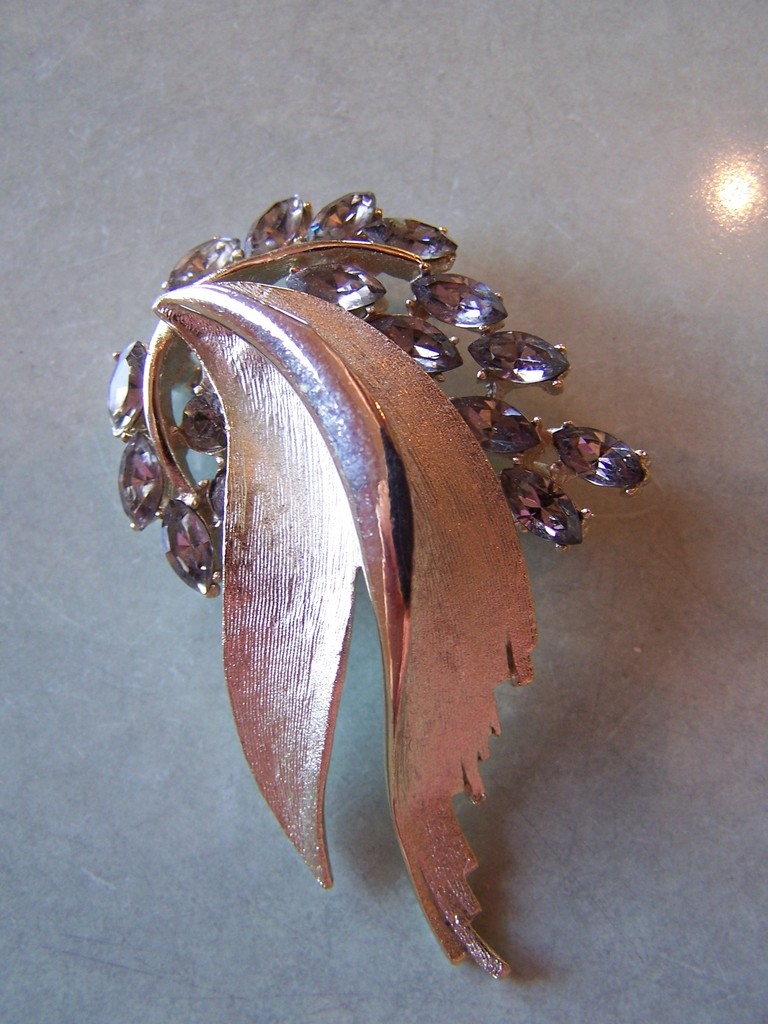 Signed BSK Vintage Brooch Pin With Rhinestones Signed BSK Vintage Brooch Pin With Rhinestones