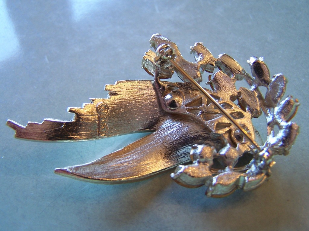 Signed BSK Vintage Brooch Pin With Rhinestones Signed BSK Vintage Brooch Pin With Rhinestones