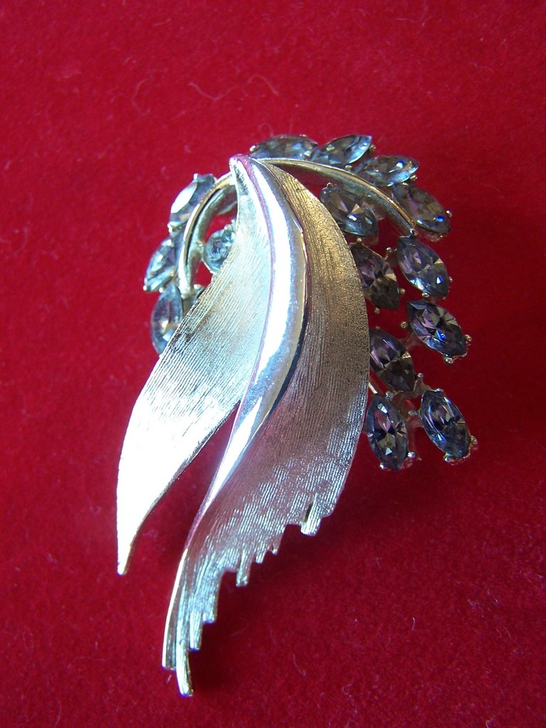 Signed BSK Vintage Brooch Pin With Rhinestones Signed BSK Vintage Brooch Pin With Rhinestones