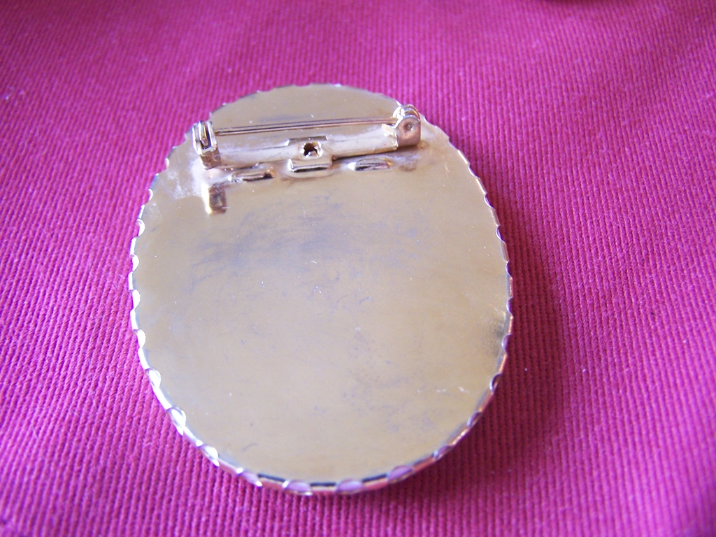 Vintage Floral Cameo Brooch Pin Vintage Floral Cameo Brooch Pin