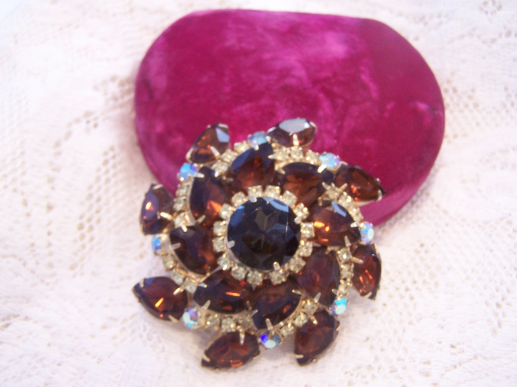 Huge Vintage Juliana Layered Rhinestone Brooch Huge Vintage Juliana Layered Rhinestone Brooch