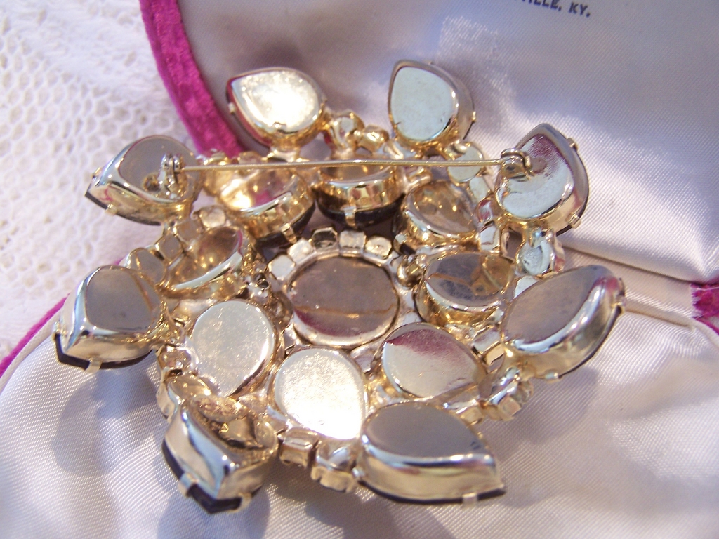 Huge Vintage Juliana Layered Rhinestone Brooch Huge Vintage Juliana Layered Rhinestone Brooch