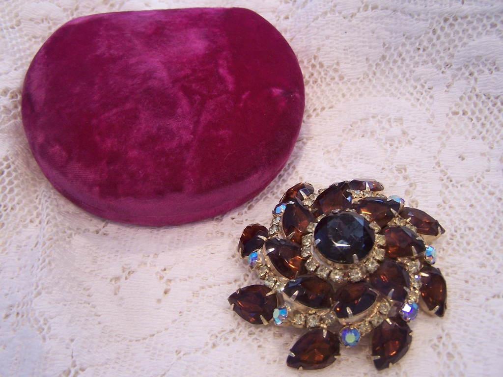 Huge Vintage Juliana Layered Rhinestone Brooch Huge Vintage Juliana Layered Rhinestone Brooch
