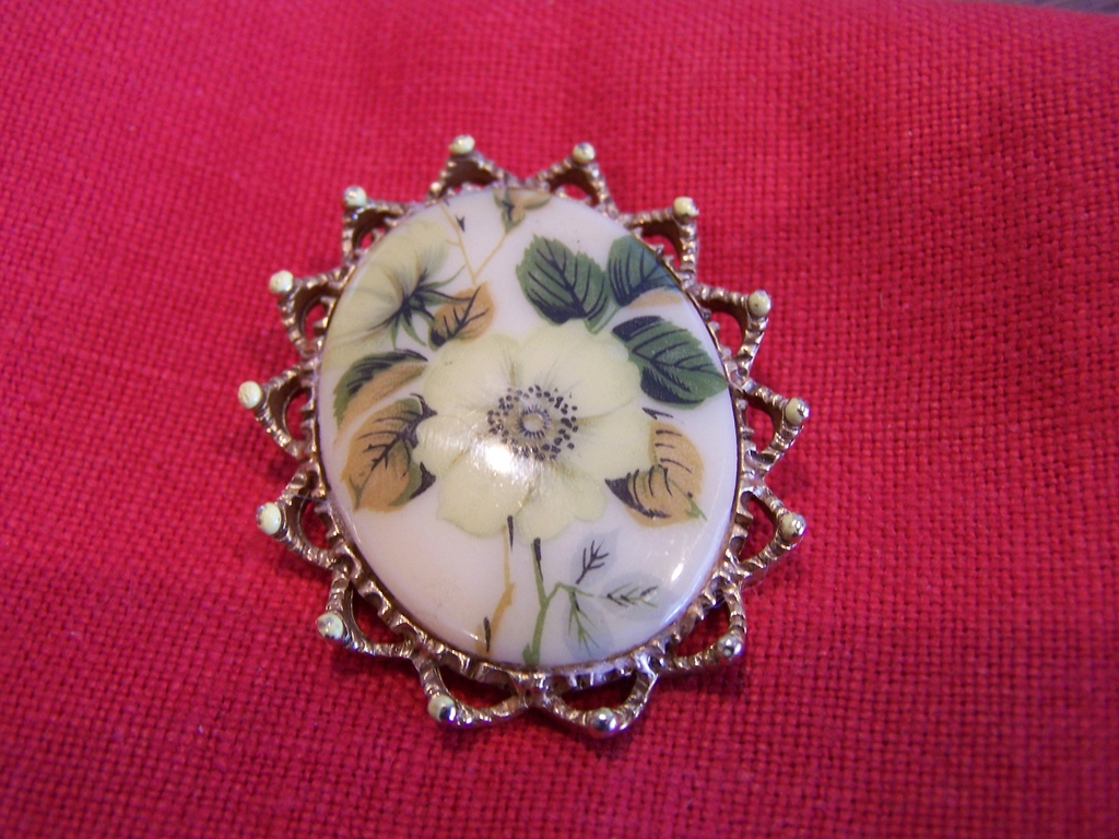 Vintage Floral Cameo Brooch With Yellow Flowers Vintage Floral Cameo Brooch With Yellow Flowers