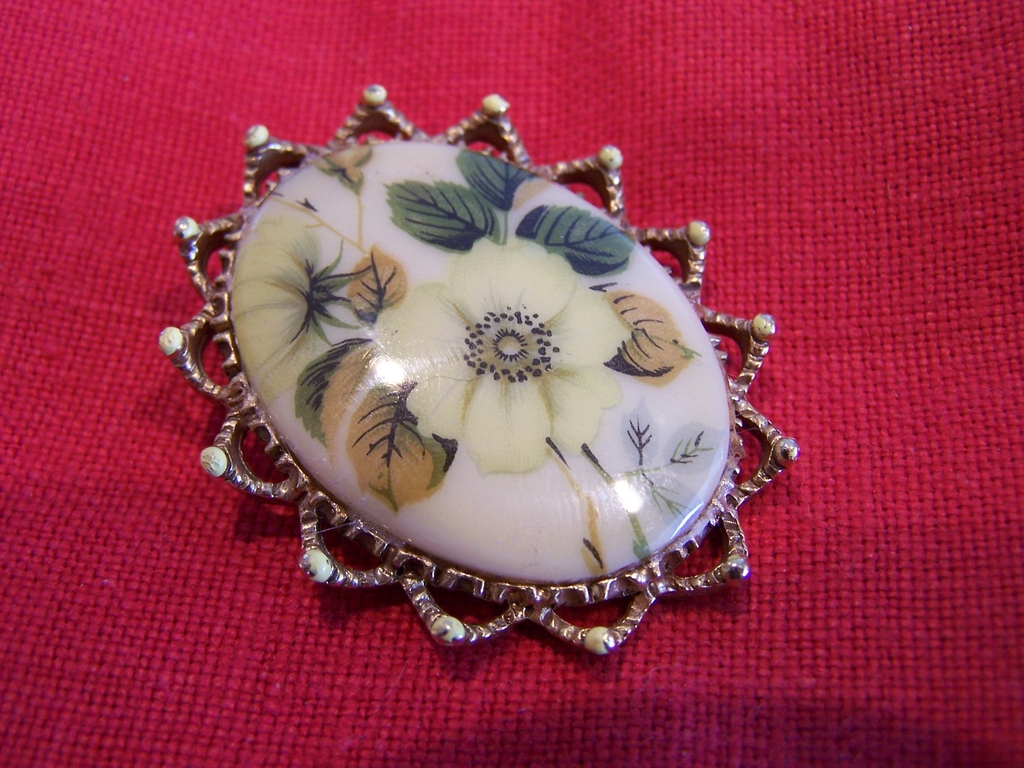 Vintage Floral Cameo Brooch With Yellow Flowers Vintage Floral Cameo Brooch With Yellow Flowers