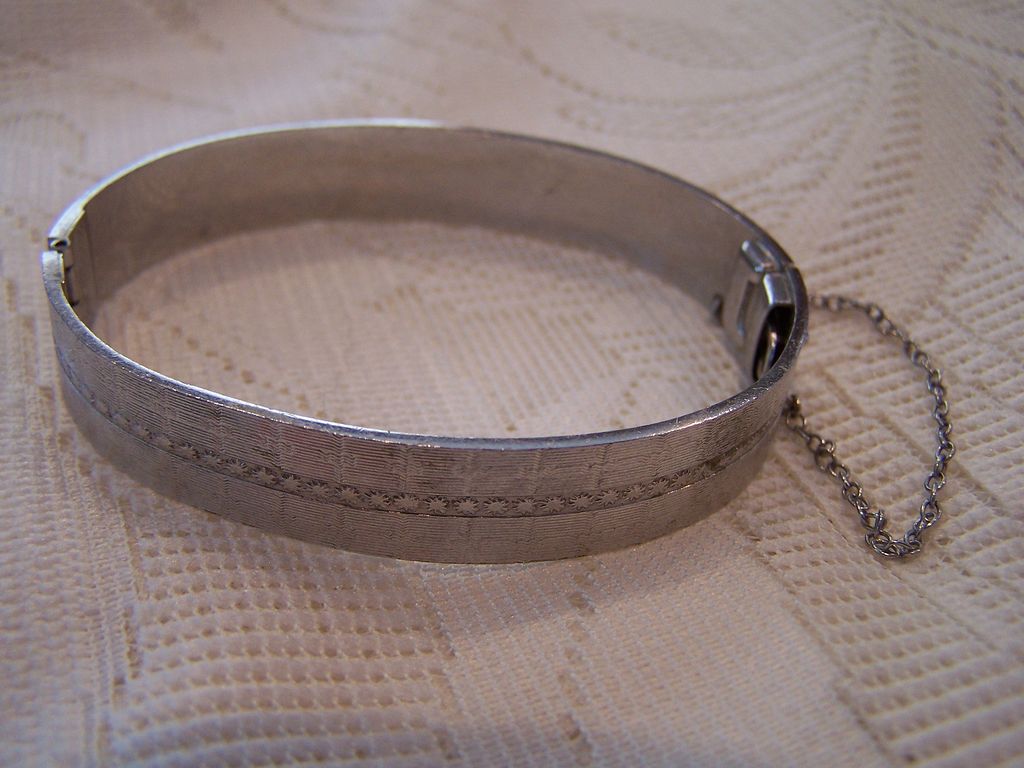 Signed Whiting and Davis Bracelet Signed Whiting and Davis Bracelet