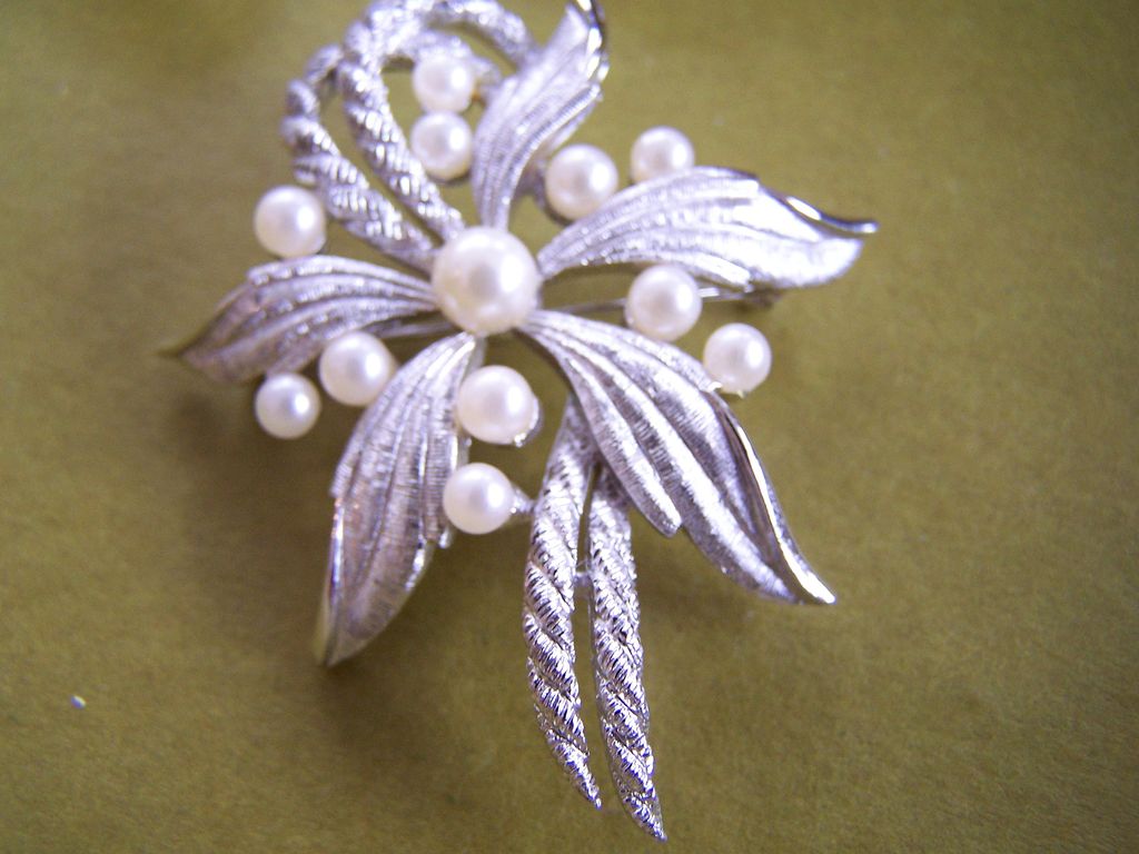 Vintage Signed Demi Parure In Original Box Vintage Signed Demi Parure In Original Box