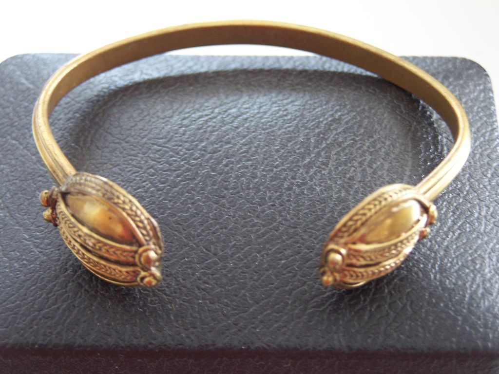Vintage Unique Brass Cuff Bracelet Vintage Unique Brass Cuff Bracelet