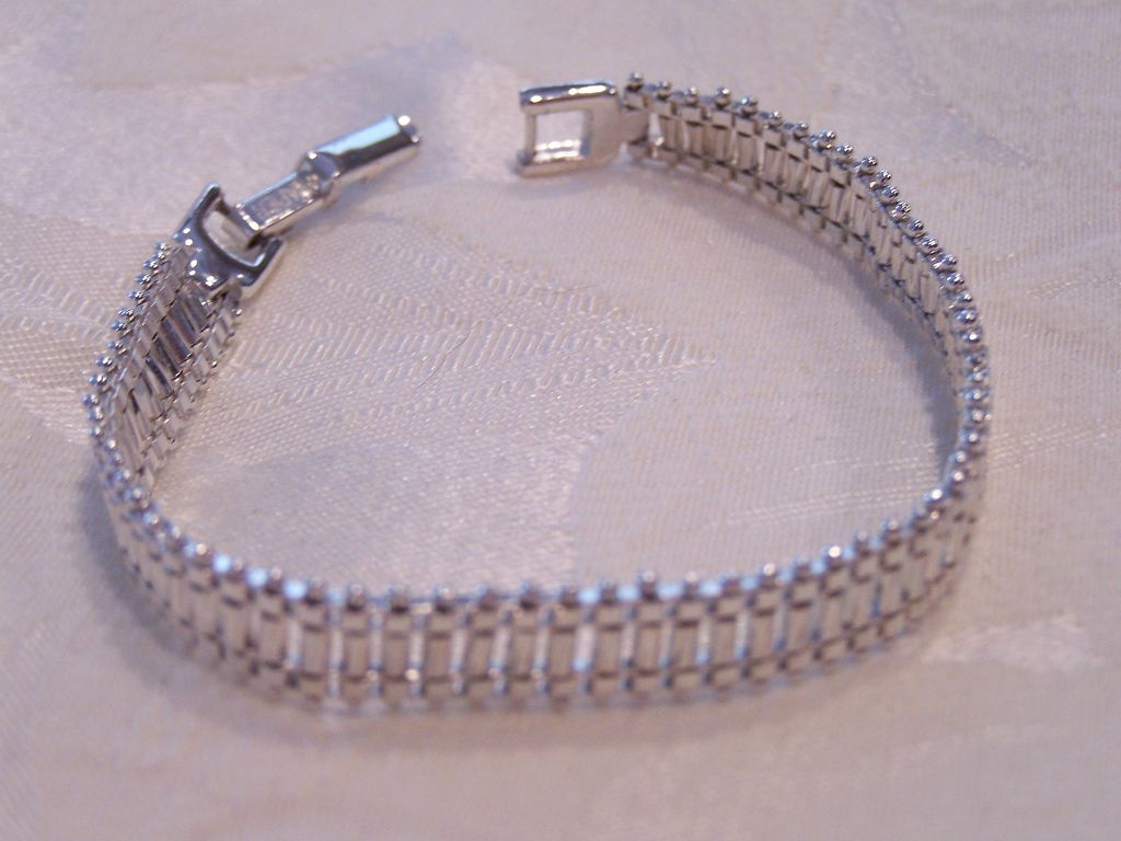 Signed Napier Vintage Bracelet Signed Napier Vintage Bracelet