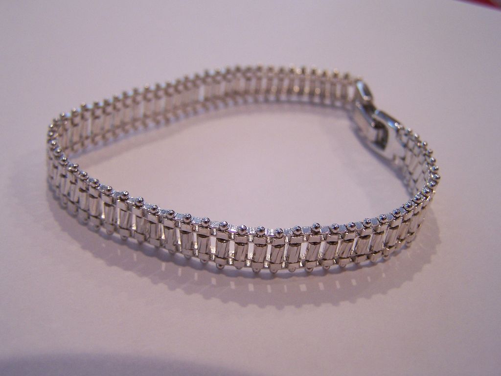Signed Napier Vintage Bracelet Signed Napier Vintage Bracelet