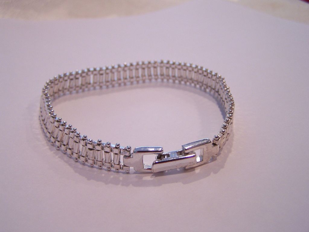 Signed Napier Vintage Bracelet Signed Napier Vintage Bracelet
