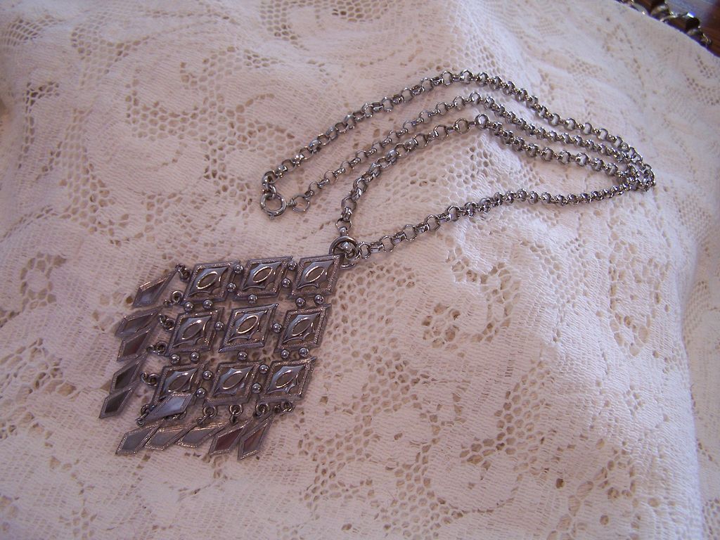 Chunky 1960's Dangle Necklace Chunky 1960's Dangle Necklace