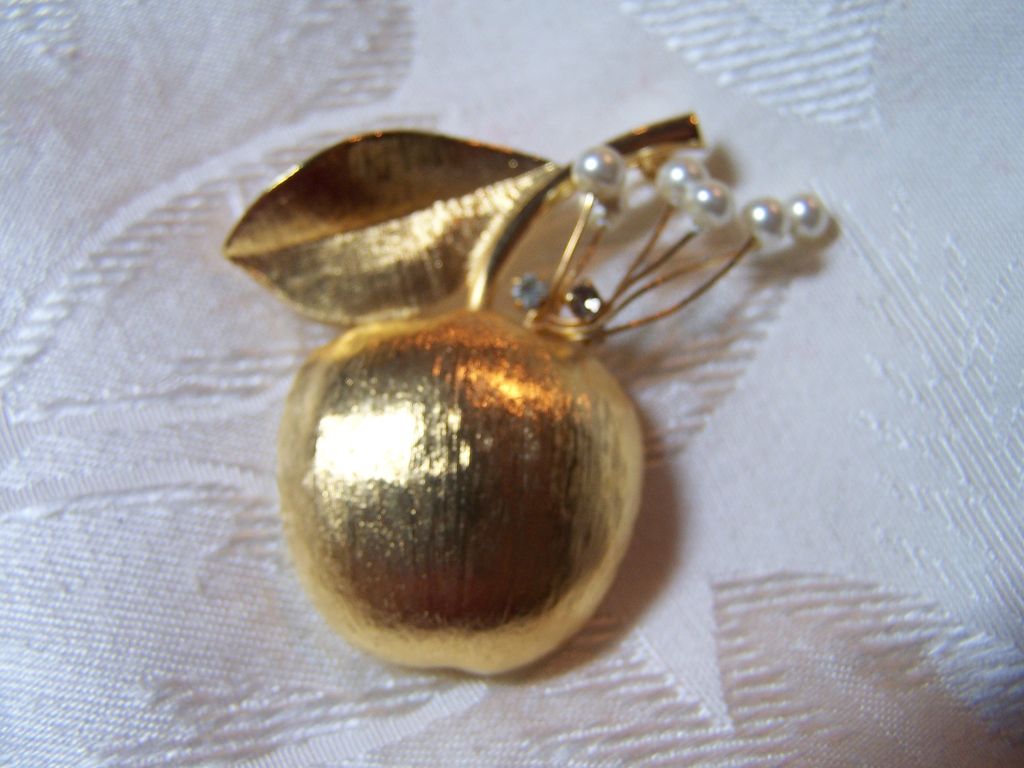 Apple Brooch Pin With Faux Pearls and Clear Rhinestones Apple Brooch Pin With Faux Pearls and Clear Rhinestones