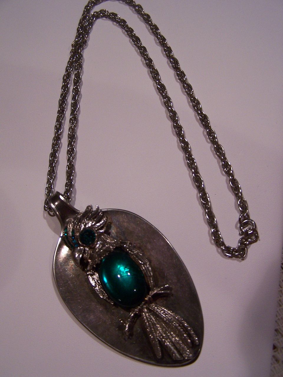 Chunky Vintage Rhinestone Bird Pendant On Silvertone Chain Necklace Chunky Vintage Rhinestone Bird Pendant On Silvertone Chain Necklace