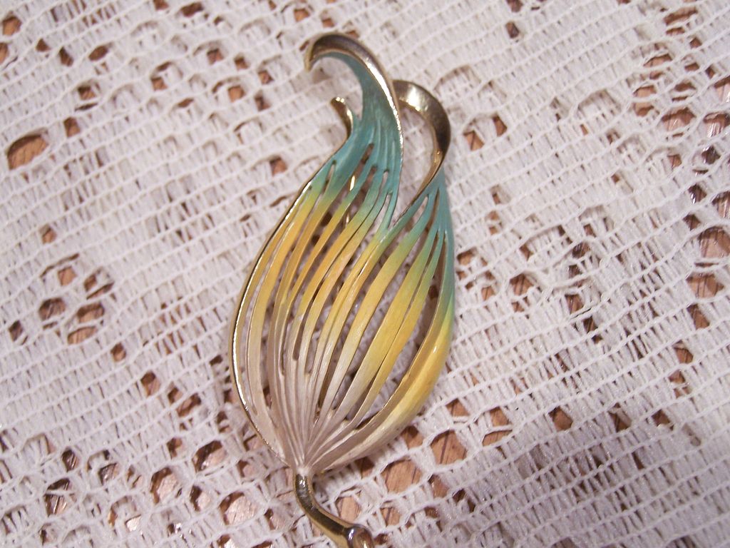 Signed Parklane Brooch Pin Enameled Signed Parklane Brooch Pin Enameled