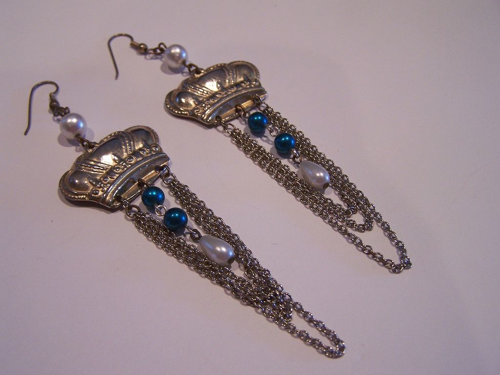 Vintage Dangle Crown Earrings Vintage Dangle Crown Earrings