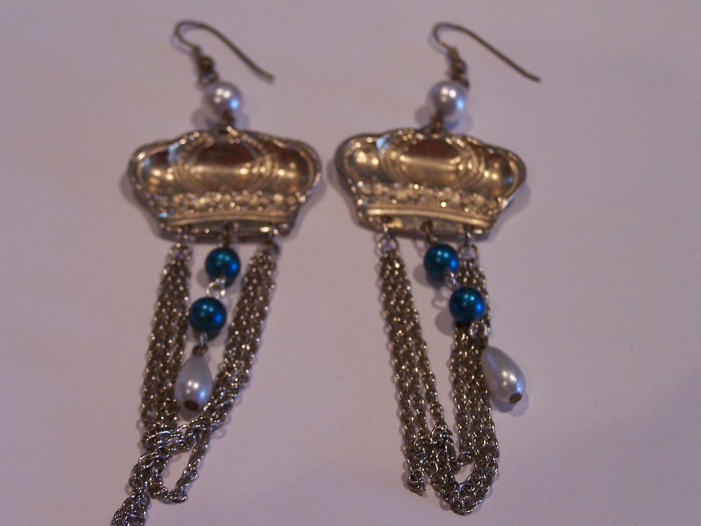 Vintage Dangle Crown Earrings Vintage Dangle Crown Earrings