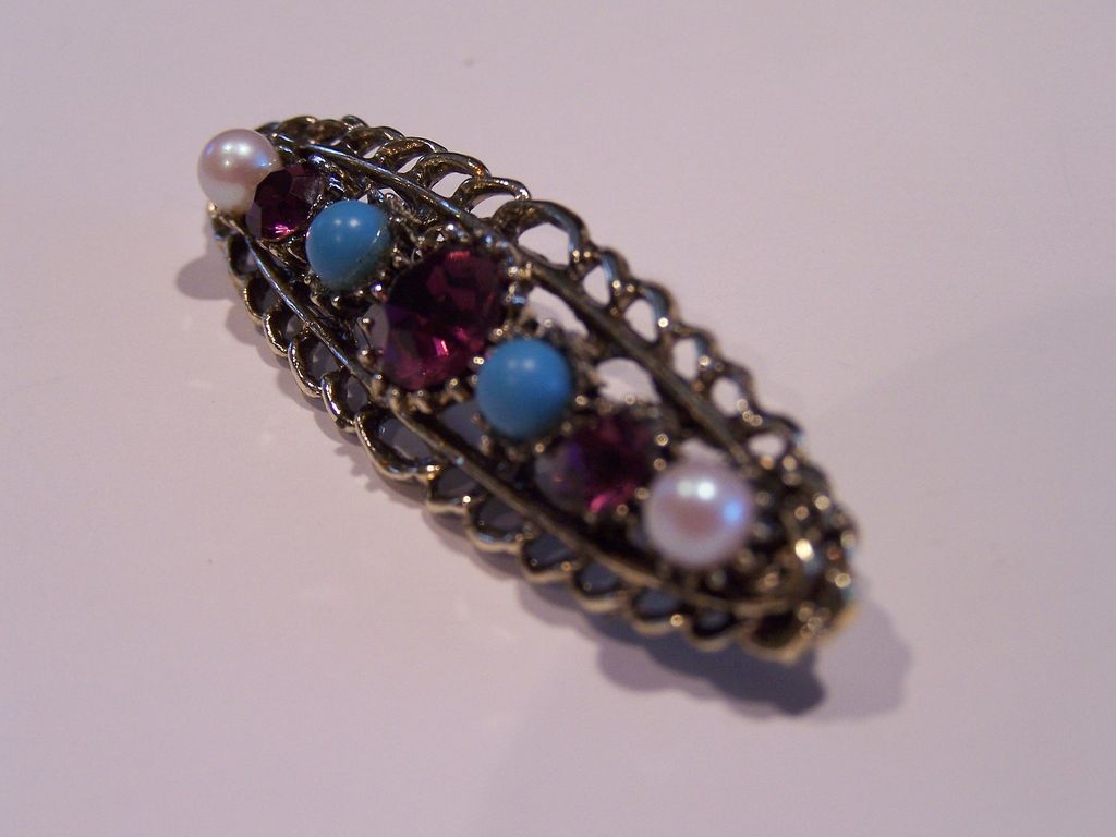 Vintage Rhinestone and Faux pearl Bar Pin Brooch Vintage Rhinestone and Faux pearl Bar Pin Brooch
