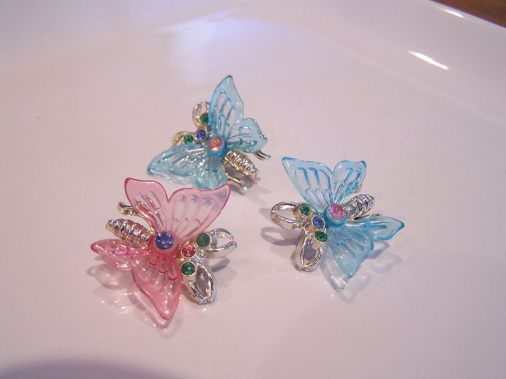 Vintage Lucite set Of Three Butterfly Pins With Rhinestones Vintage Lucite set Of Three Butterfly Pins With Rhinestones