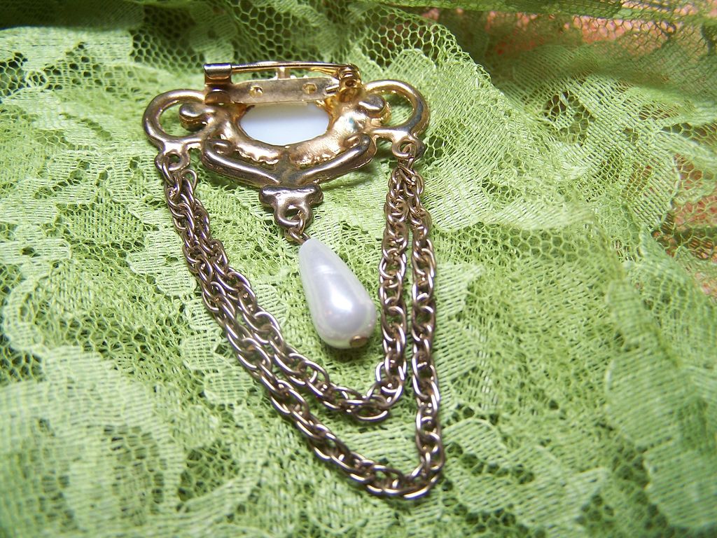 Vintage Brooch With Dangles Vintage Brooch With Dangles