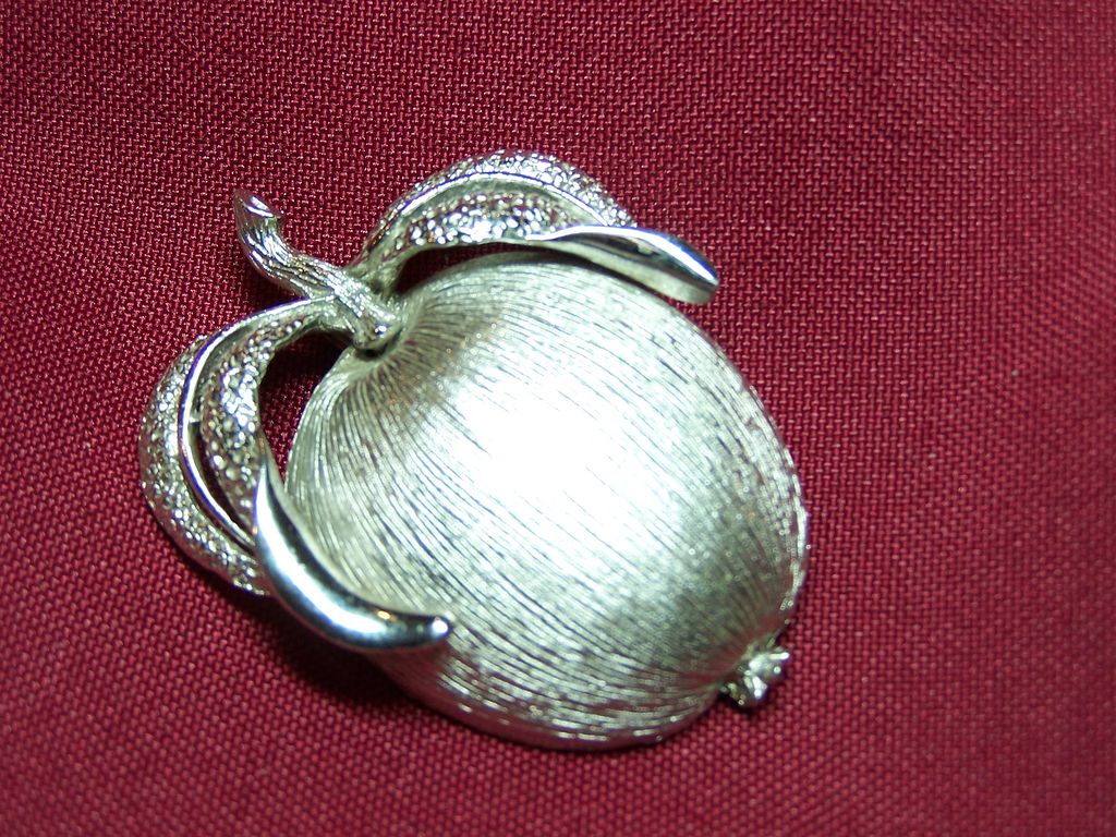 Vintage Signed Apple Pin Brooch Vintage Signed Apple Pin Brooch