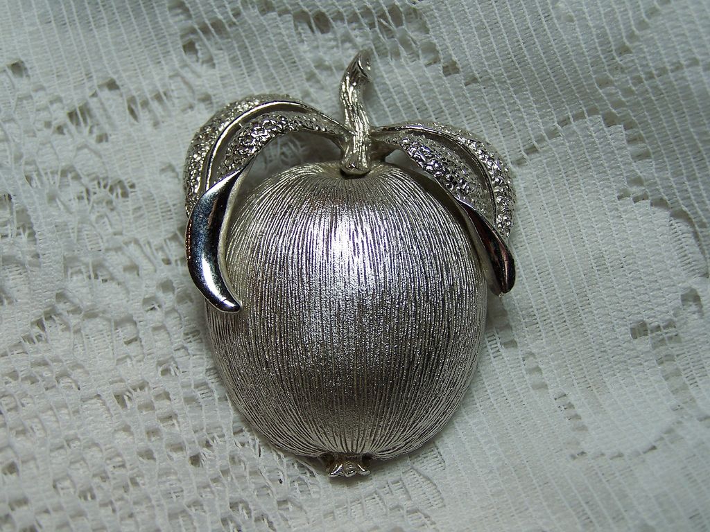 Vintage Signed Apple Pin Brooch Vintage Signed Apple Pin Brooch