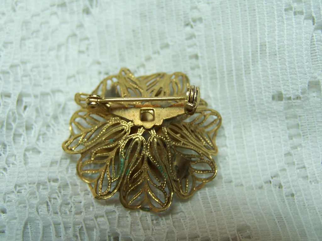 Vintage Lemon Yellow Rhinestone Brooch Pin Circa. 1950's Vintage Lemon Yellow Rhinestone Brooch Pin Circa. 1950's