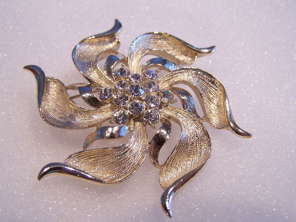 Huge Vintage Rhinestone Brooch Pin Gorgeous! Huge Vintage Rhinestone Brooch Pin Gorgeous!