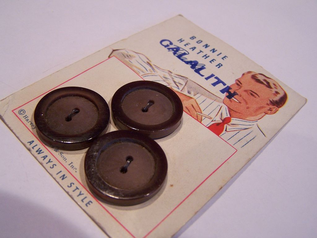 4 Vintage Button Sets on Original Display Cards 1950's 4 Vintage Button Sets on Original Display Cards 1950's