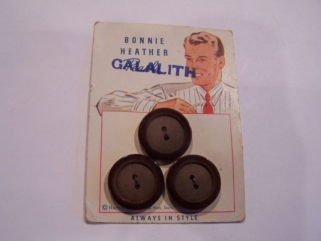 4 Vintage Button Sets on Original Display Cards 1950's 4 Vintage Button Sets on Original Display Cards 1950's