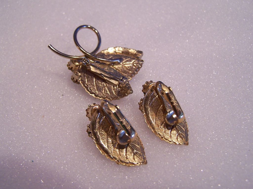 Vintage Rhinestone Brooch and Earrings Set Circa 1950's Vintage Rhinestone Brooch and Earrings Set Circa 1950's