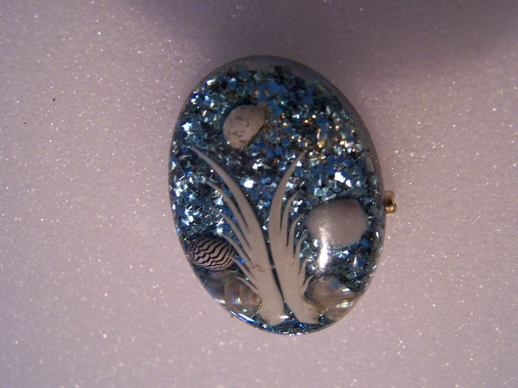 Vintage Confetti Lucite Brooch Pin Vintage Confetti Lucite Brooch Pin