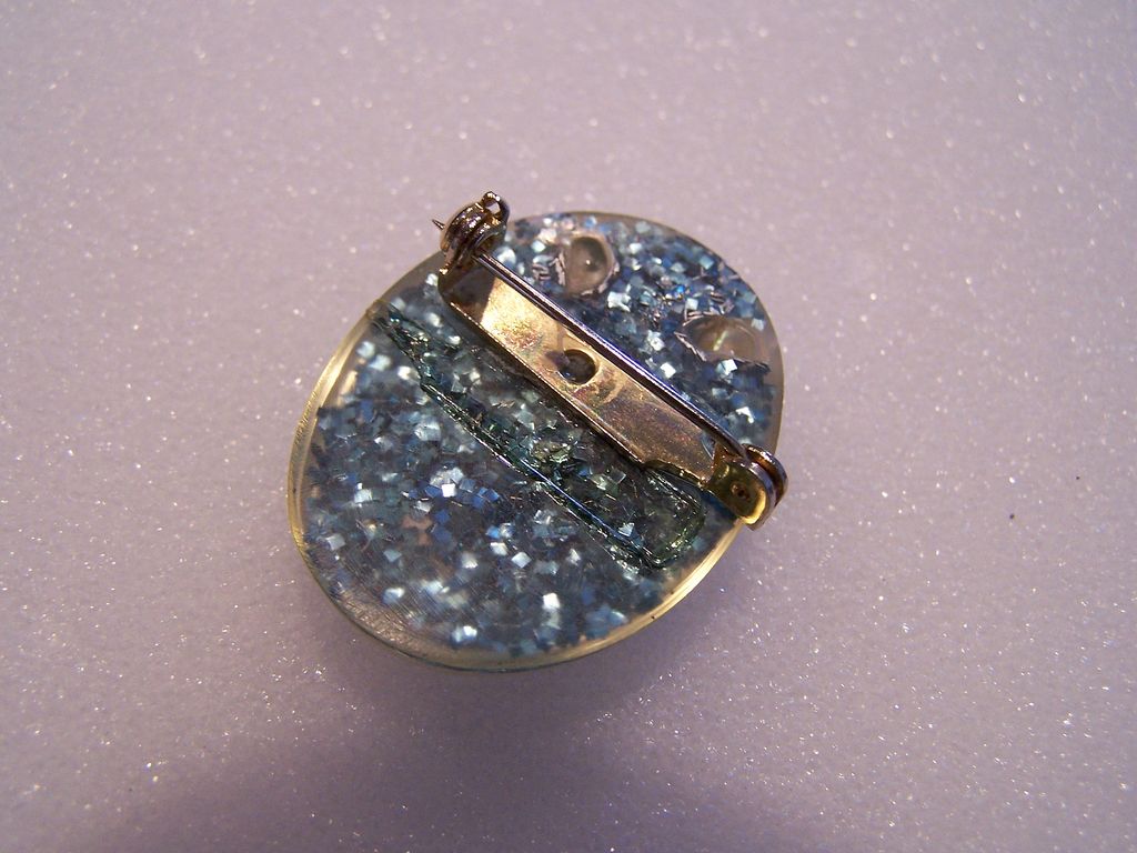 Vintage Confetti Lucite Brooch Pin Vintage Confetti Lucite Brooch Pin