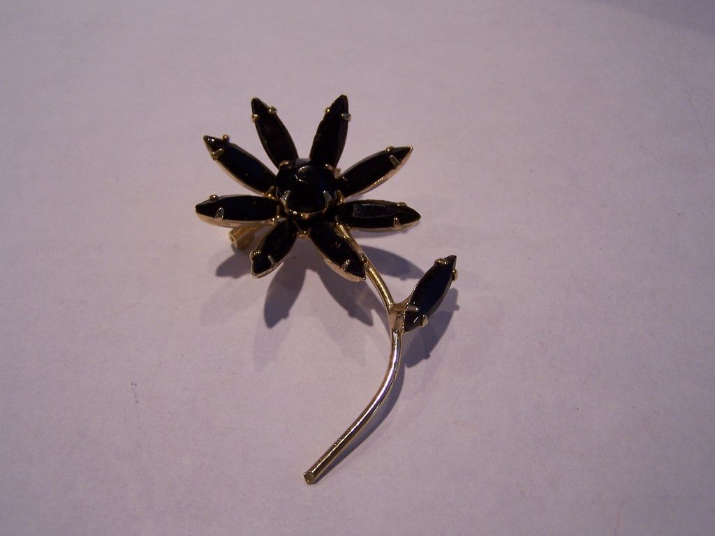 Beautiful Black Rhinestone Brooch Pin Flower Beautiful Black Rhinestone Brooch Pin Flower