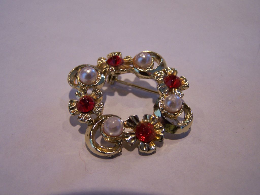 Vintage Brooch Pin Red Vintage Brooch Pin Red