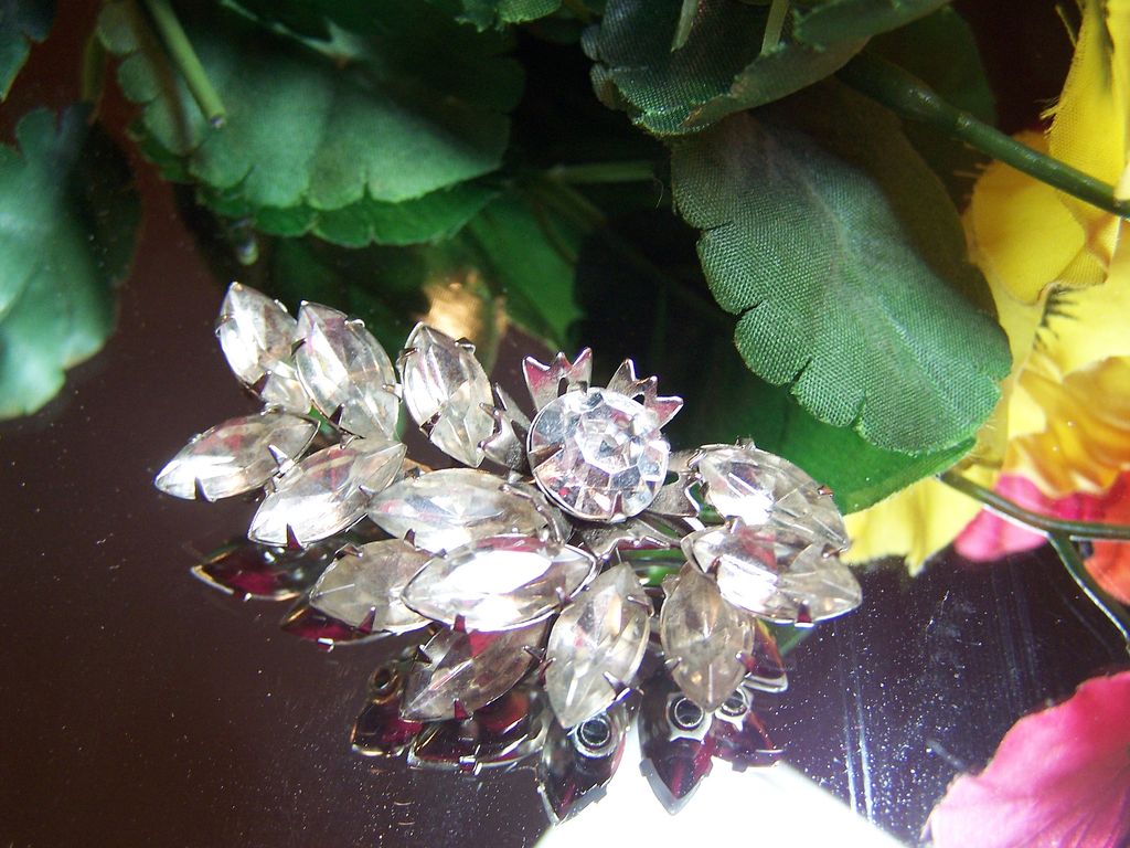 Vintage Rhinestone Spray Brooch Vintage Rhinestone Spray Brooch