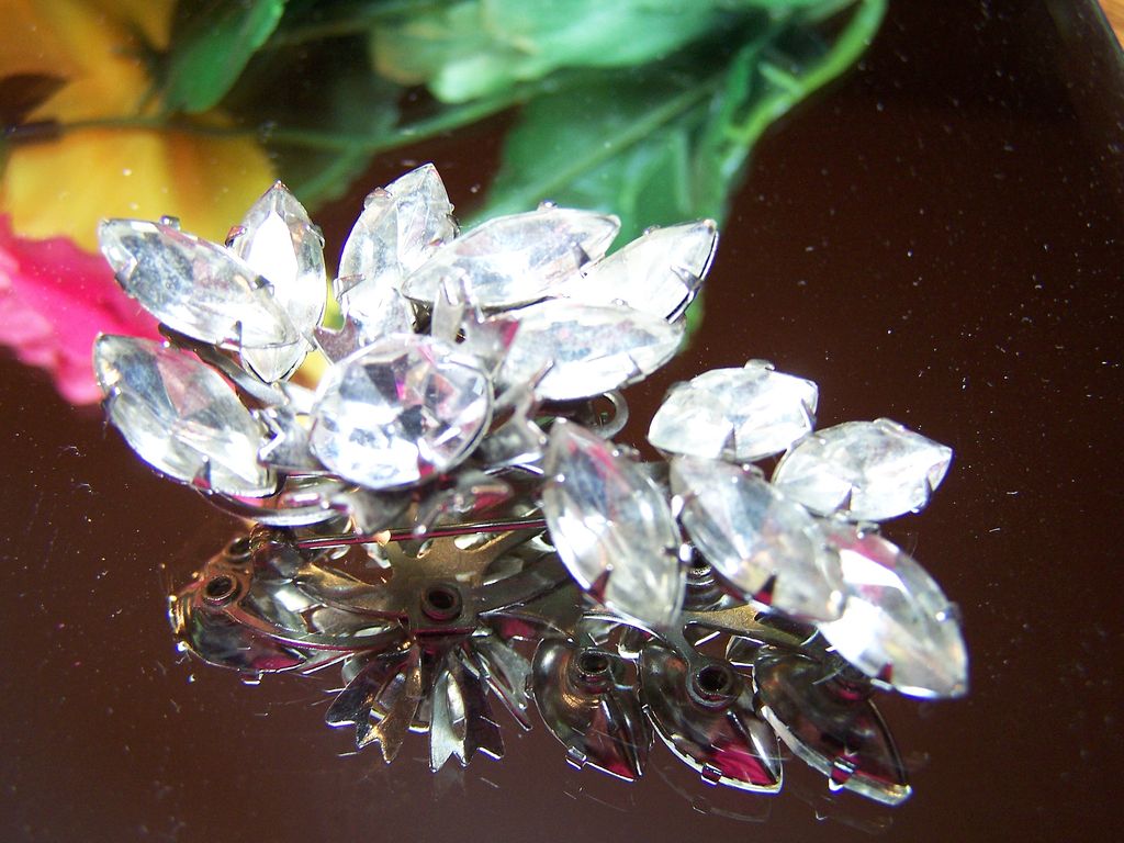 Vintage Rhinestone Spray Brooch Vintage Rhinestone Spray Brooch
