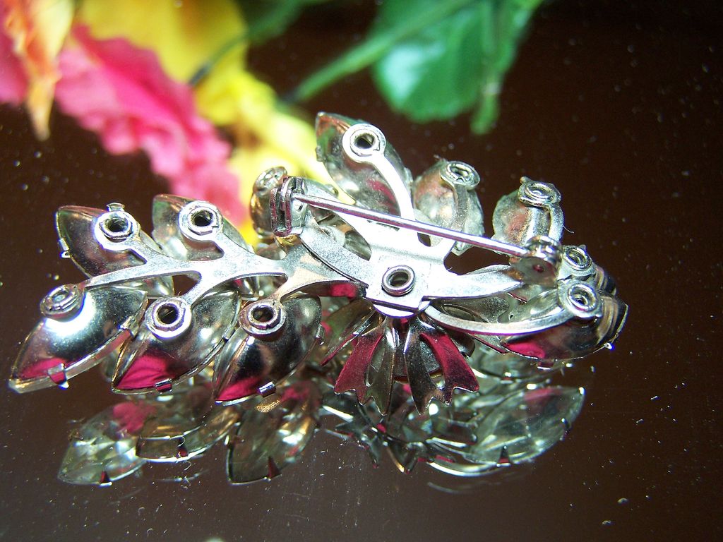 Vintage Rhinestone Spray Brooch Vintage Rhinestone Spray Brooch