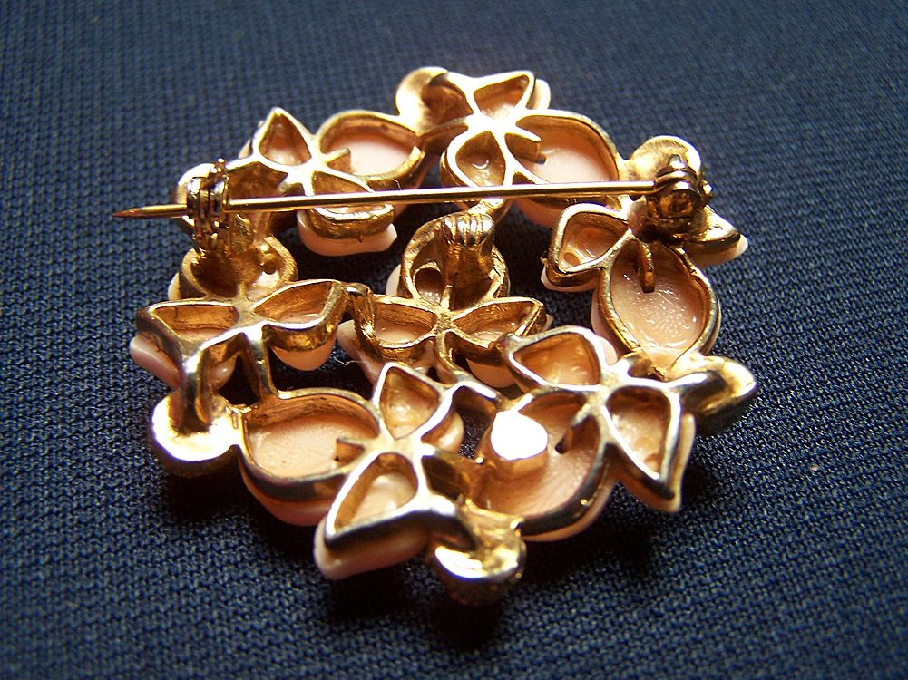 Vintage Thermoset Brooch Vintage Thermoset Brooch