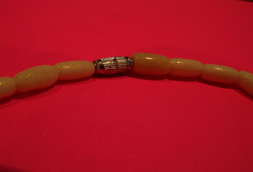 Vintage Plastic 1960's-1970's Necklace Vintage Plastic 1960's-1970's Necklace