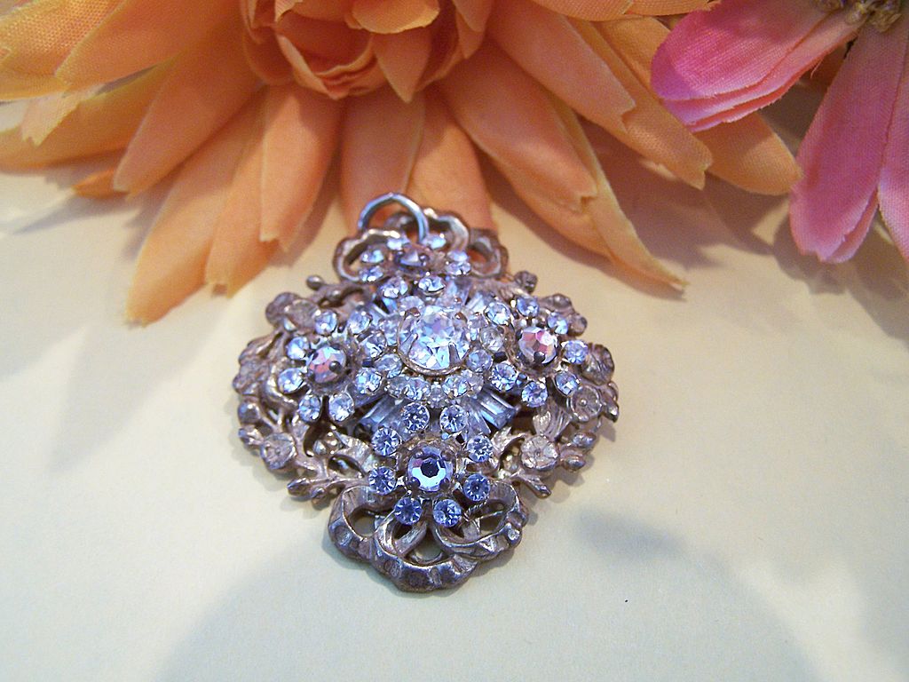 Vintage Signed Miriam Haskell Rhinestone Pendant Vintage Signed Miriam Haskell Rhinestone Pendant