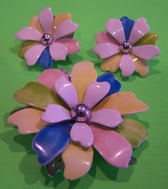 Signed Enameled Flower Pin Set 1960's 1970's Signed Enameled Flower Pin Set 1960's 1970's