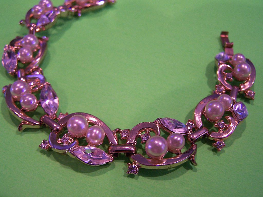 Signed Trifari Pat. Pending Rhinestone Bracelet Signed Trifari Pat. Pending Rhinestone Bracelet
